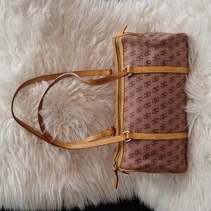 Dooney & Bourke bag